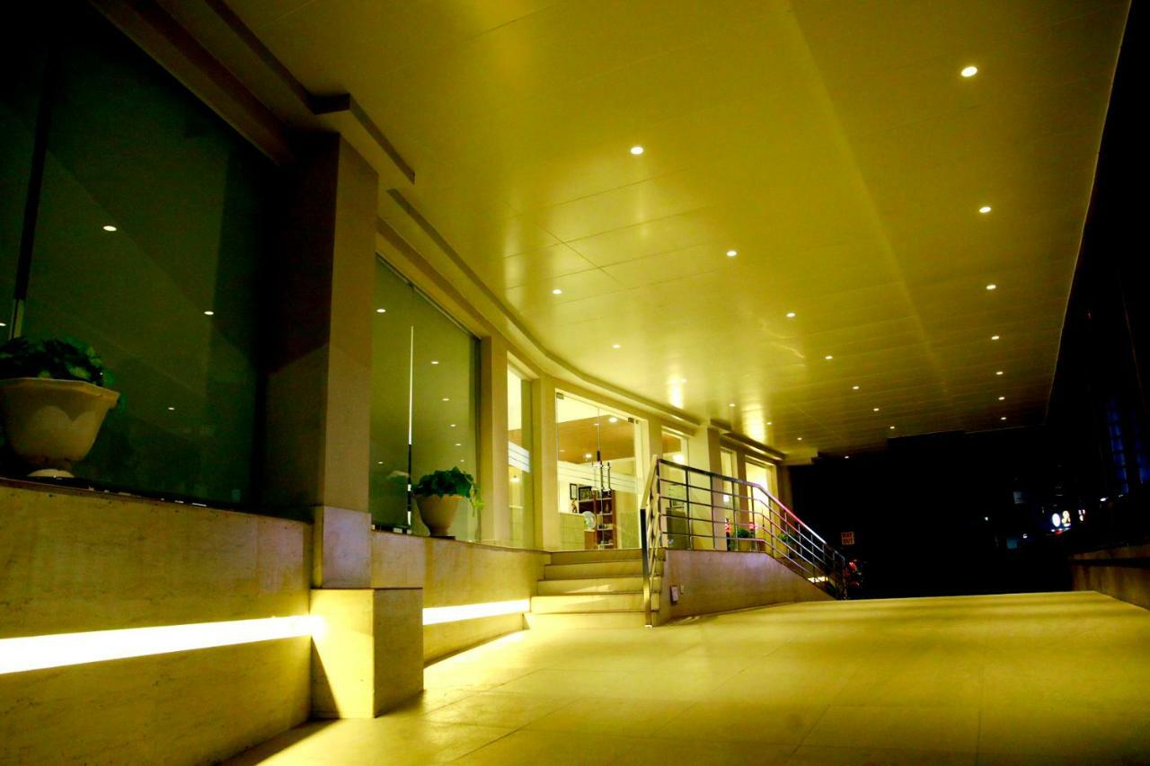 โรงแรมพานาเซีย เวนเจอร์ โกลลัม ภายนอก รูปภาพ